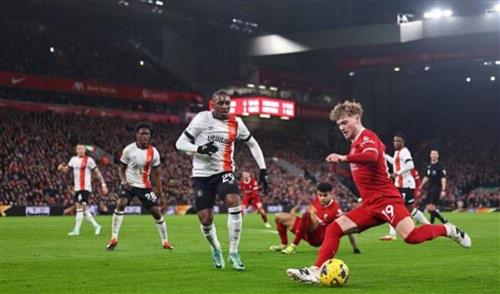 ليفربول ضد لوتون تاون